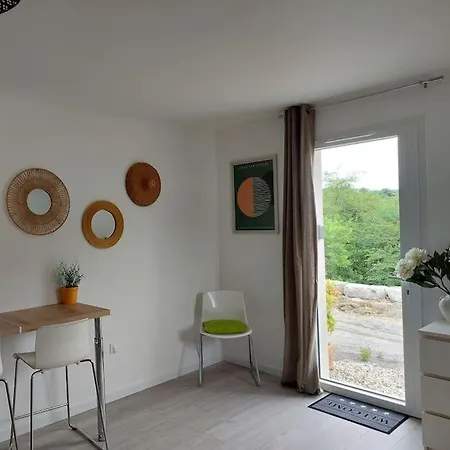 Les Coteaux De La Grange * ميركور