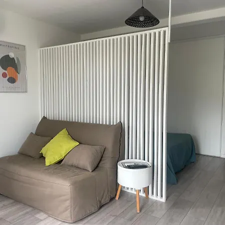 Appartement Joli En Rez De Jardin *